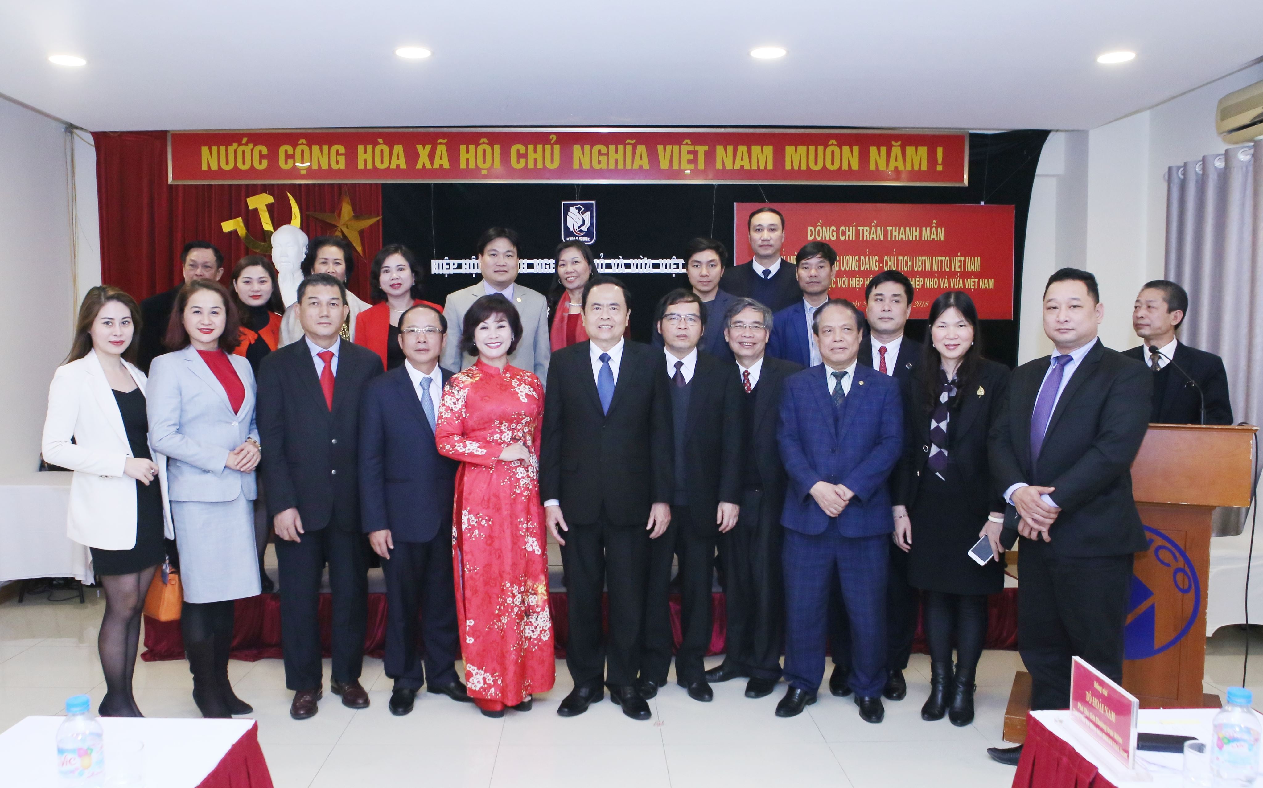 Mặt trận tiếp sức cho doanh nghiệp phát triển Mặt trận tiếp sức cho doanh nghiệp phát triển